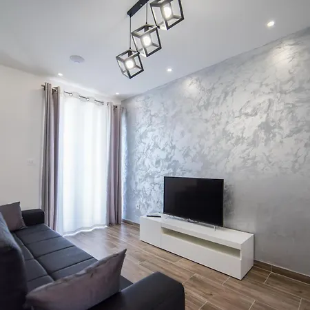Apartament Maja *
