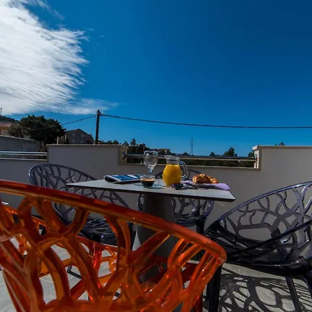 Maja ツァヴタット