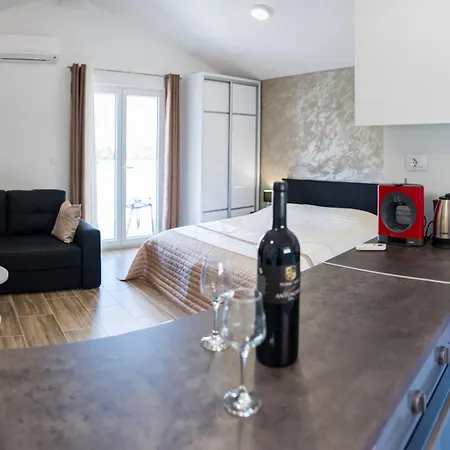 Apartament Maja *