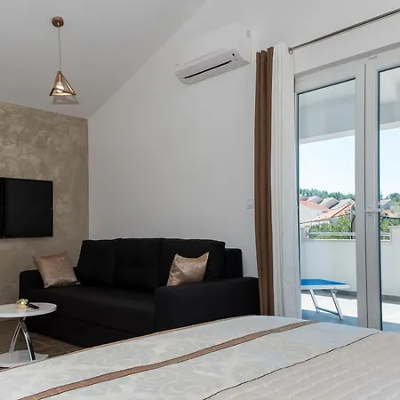 Apartament Maja *