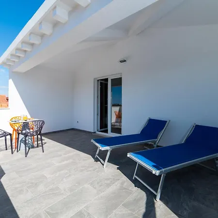 Apartament Maja *